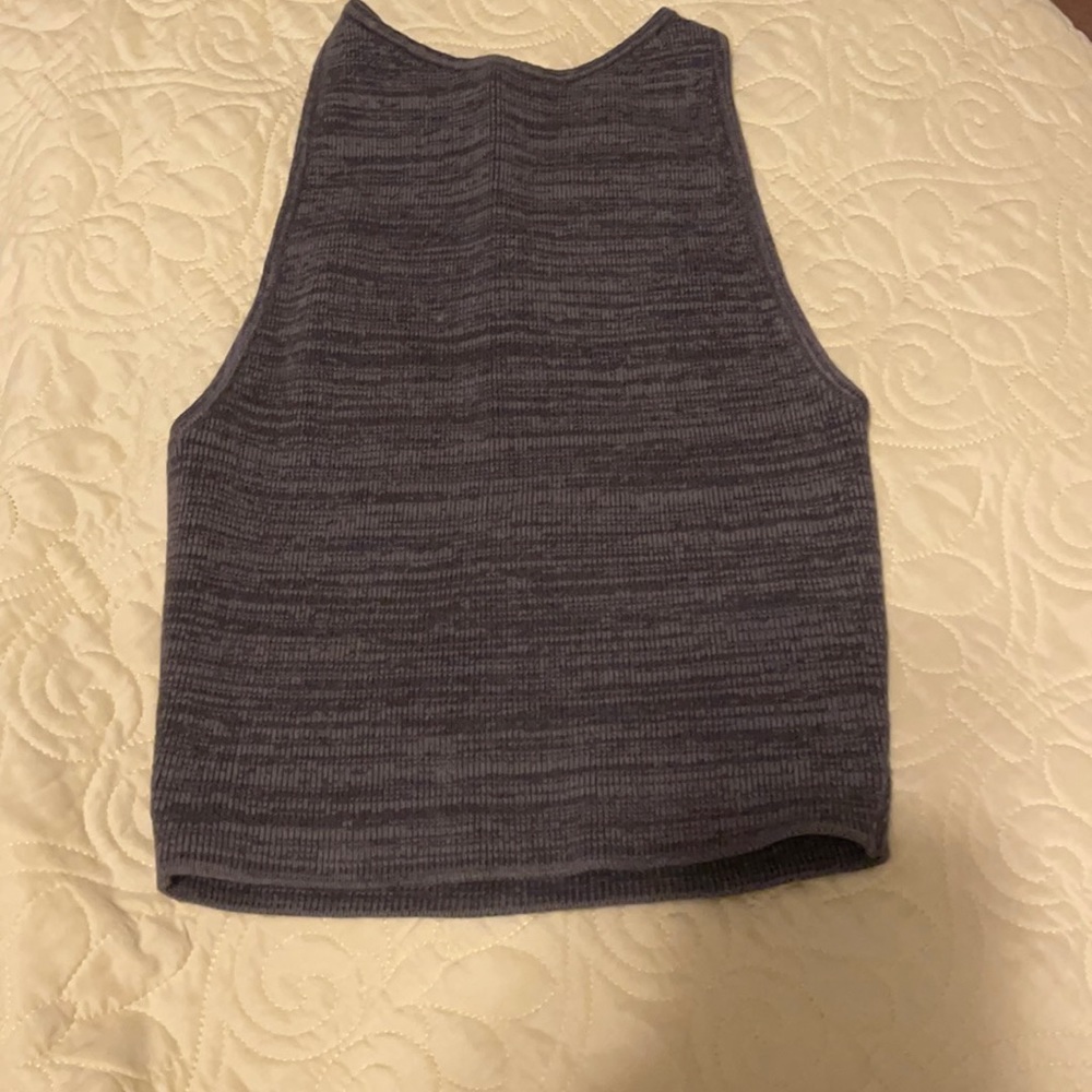 Hollister top